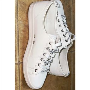 CALVIN KLEIN WHITE SHOES SIZE 9